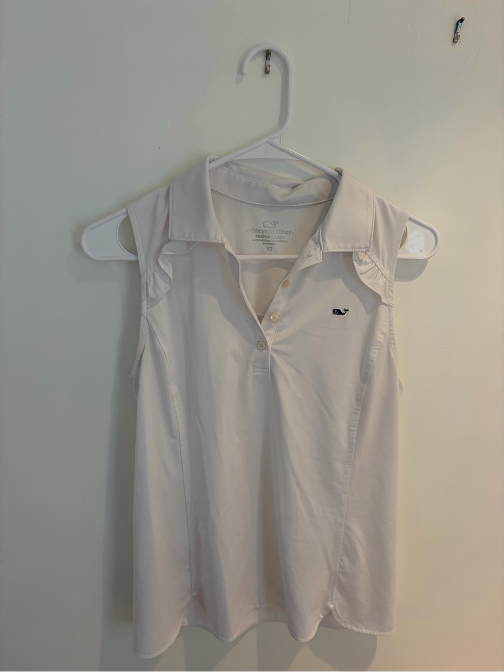 Vineyard Vines White performance Sleeveless Polo Tank with Navy Whale Logo